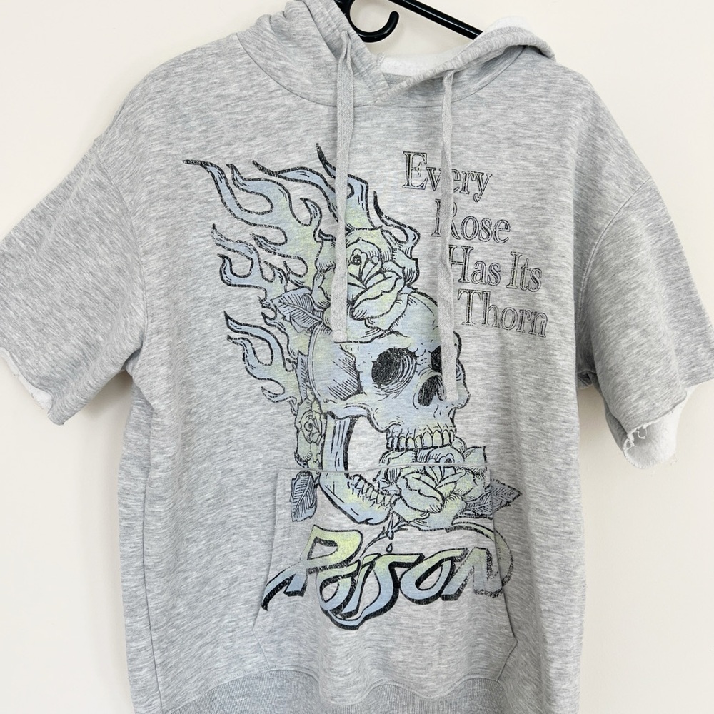 Y2K Gray Graphic Poison Hoodie Medium Short Sleeves Retro Grundge 90's